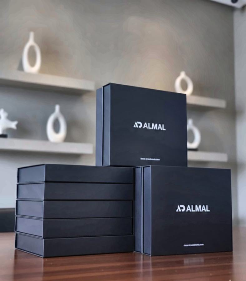 Magnetic Rigid Boxes